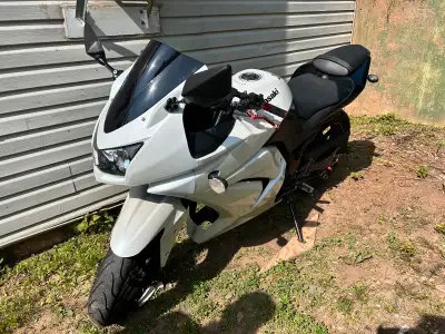 Selling my 2011 Ninja 250R. Bike runs great and is a perfect starter bike – lightweight, easy to han...
