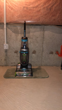 Bissell pro HEAT 2X carpet cleaner with attachment new