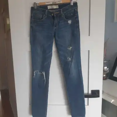 Girls Abercrombie jeans size W25 L29 