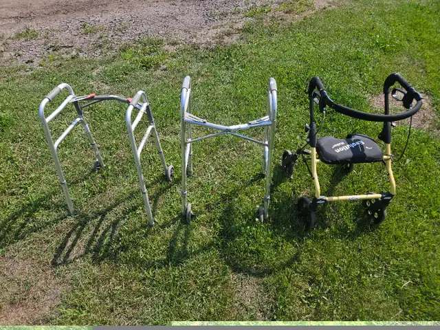 Medical Aluminum Walkers Rollators in Health & Special Needs in Edmonton - Image 4