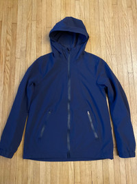 Lululemon rain jacket size 6