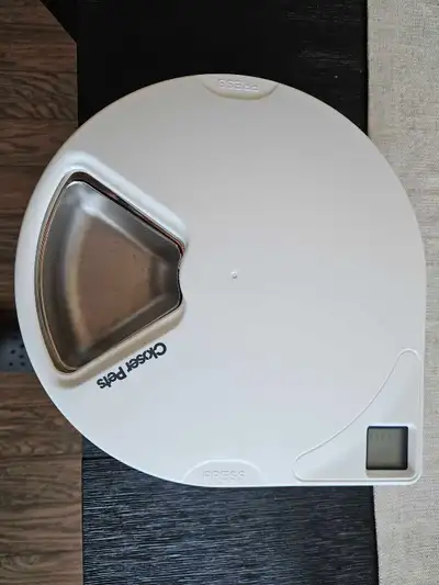 Closer Pets C500 With Stainless Steel Bowls and Ice Packs, View more