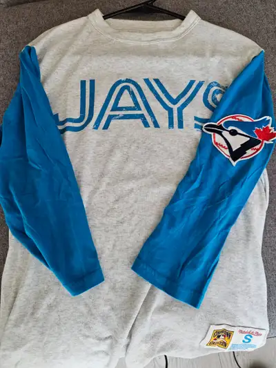 Toronto Blue Jays Mitchell & Ness shirt - Size Small, View more