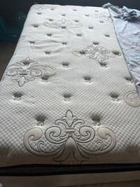 Queen size mattress and box spring 