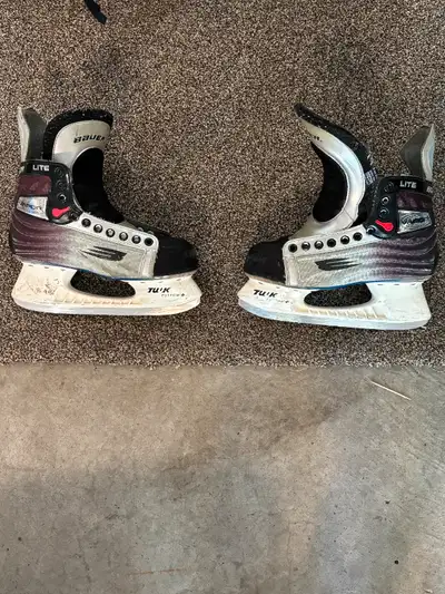 BAUER LITE YOUTH SKATES - 5.5EE, Voir plus