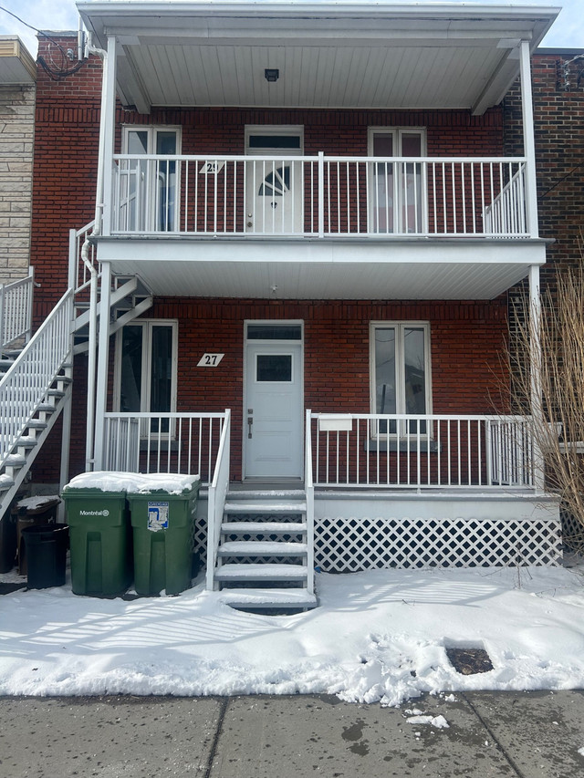 Appartement sur 2 etages avec garage et parking prive renové dans Locations longue durée  à Ville de Montréal