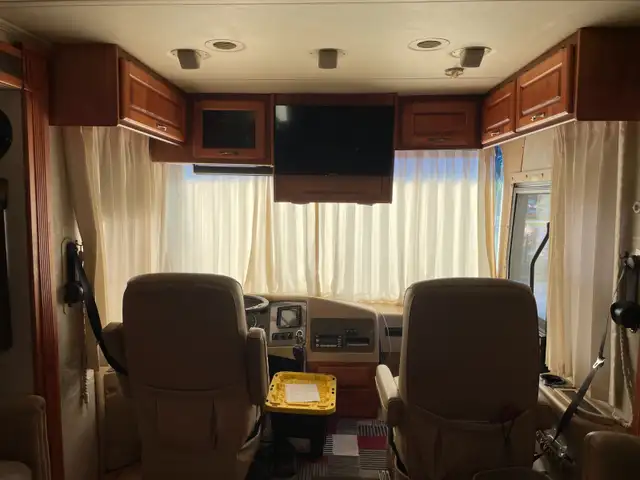 2006 Monaco Kinght PDQ Motorise in RVs & Motorhomes in Sherbrooke - Image 13