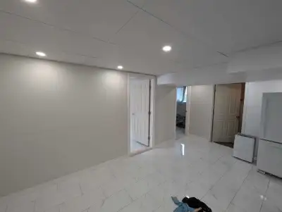 Apparemment 2 chambre à louer au sous-sol d'une maison, rénové. Sur le chemin vanier à Aylmer Proche...