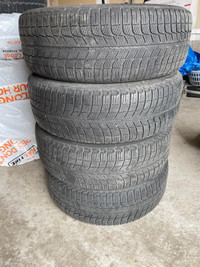 Set of 4 winter tires w/rims - Size 195 x 65 x R15