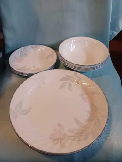 Corelle Pink Trio dinnerware 12 pieces, View more