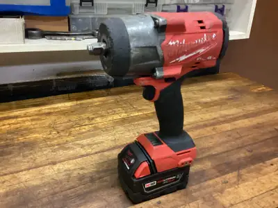 MILWAUKEE M18 F. BR. HIGH T. 1/2” IMPACT WRENCH/5.0 OIL R. BATT., View more