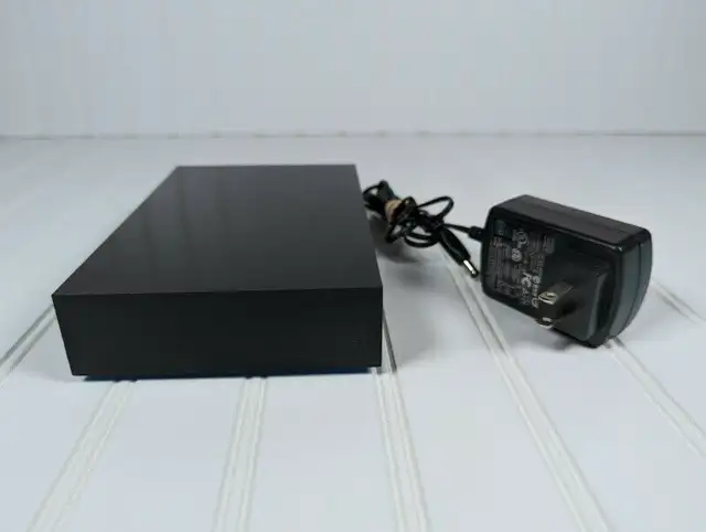 Seagate SRD00F2 External UB3 Backup Hard Drive, 2TB in System Components in City of Toronto - Image 2