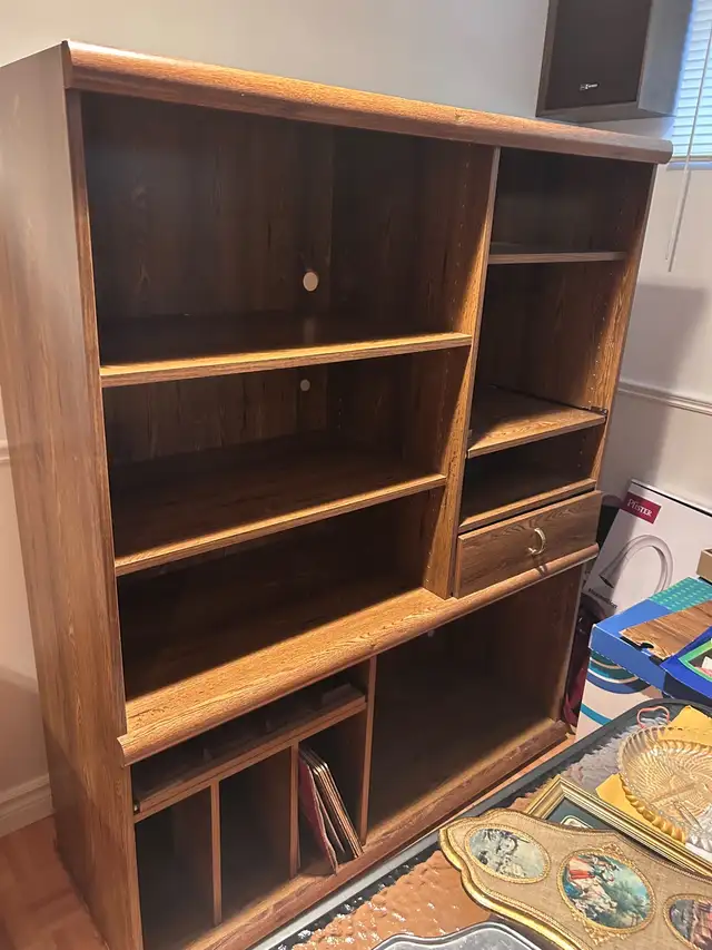 Bookshelf Entertainment Unit in TV Tables & Entertainment Units in Mississauga / Peel Region - Image 2