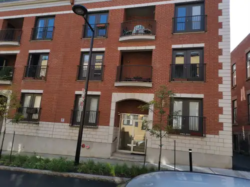 Very nice 2-bedroom condo, large windows and bright, stainless-steel appliances, modern bathroom wit...
