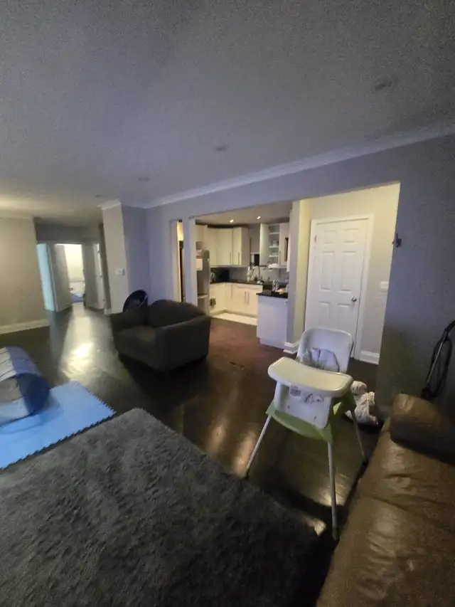 Main floor  2 Bedrooms, available for 3 months(February-April