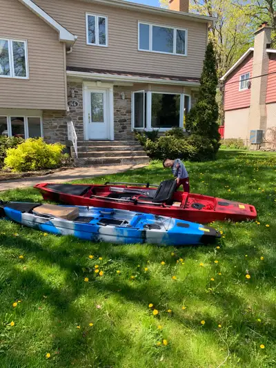 12ft pedal kayak blue 1000 and 14 ft pedal kayak red 1200 , very good conditon.This two Fishing Kaya...