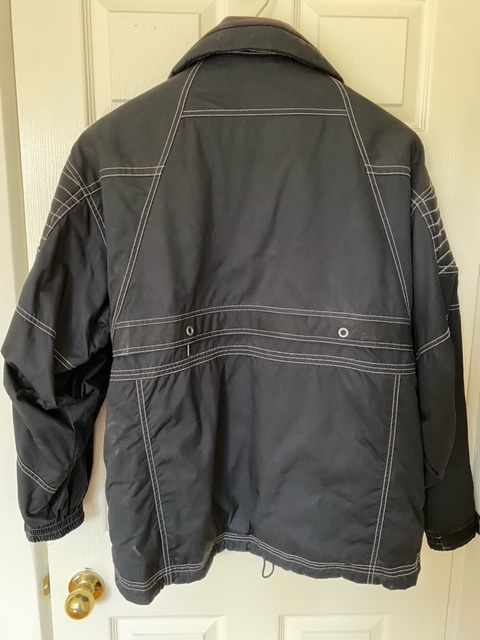 90'S VINTAGE MEN'S BLACK DESCENTE SKI JACKET in Men's in Downtown-West End - Image 3