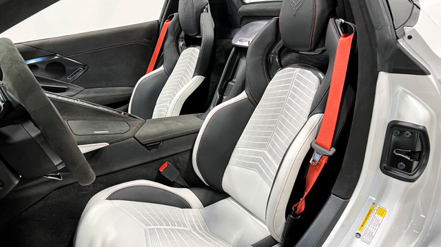 2023 Corvette 3LT 70th Anniversary Edition in Cars & Trucks in Oshawa / Durham Region - Image 3