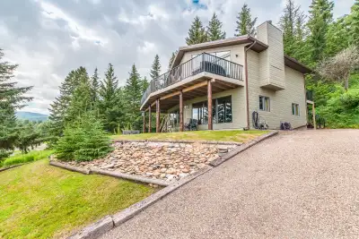 For Sale: Stunning 3-Bedroom Cabin with Unmatched Views in Elkwater, Alberta Welcome to one of the m...