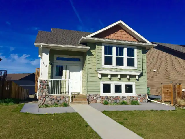 2 Bedroom Upstairs Suite in Sunridge