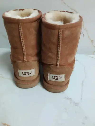 UGG boots size US 1, View more