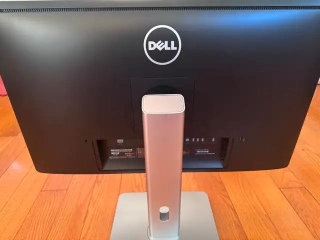 DELL Ultrasharp Premium 5K Monitor UP2715K in Monitors in City of Toronto - Image 3