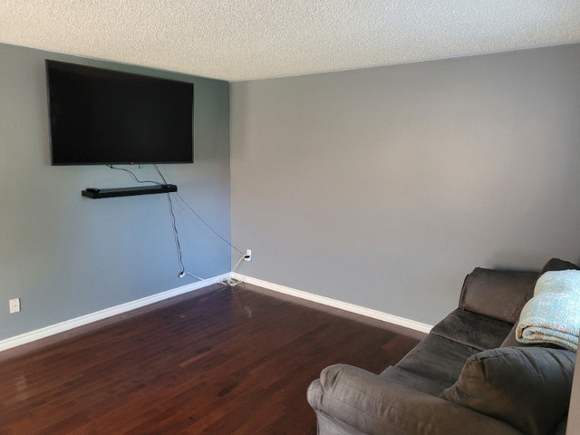 Room for rent !!! in Room Rentals & Roommates in Oshawa / Durham Region - Image 3