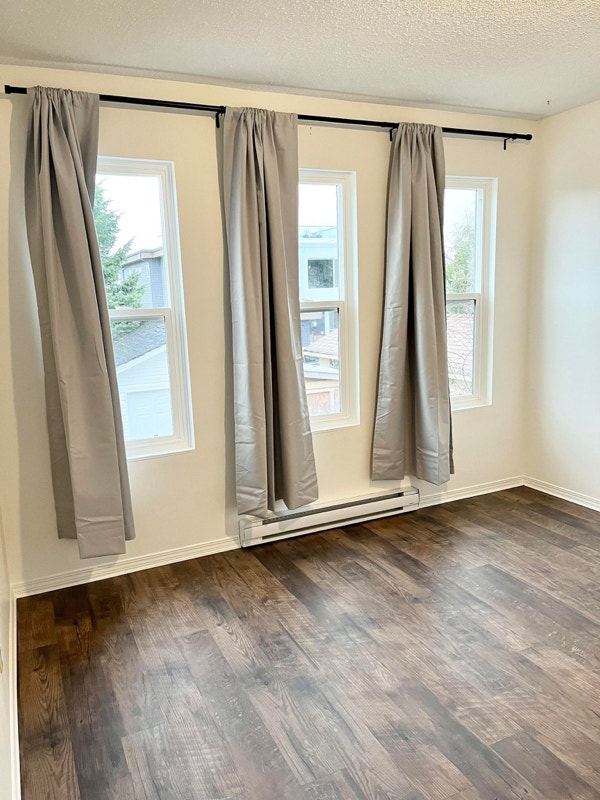 Beautiful Sidney 2 Bedroom House By The Ocean & Parks Long Term