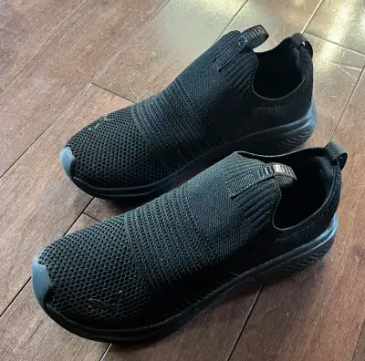 PUMA women’s running shoes Black- NEW size 5.5, View more