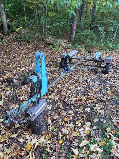 1969 Sears Light-Duty Boat Trailer Model: C98825390 Weight Capacity: 550 lbs Wheels: 8” (5 bolts) Ti...