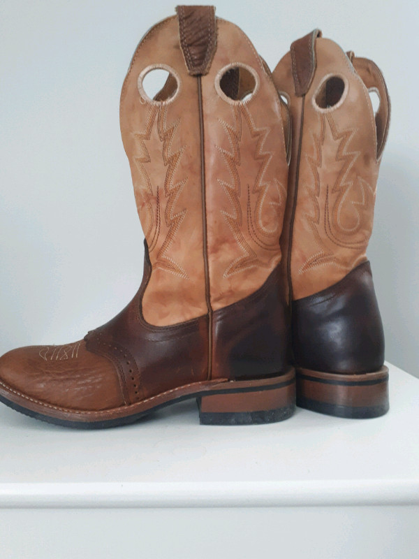 Boulet ladies boots, size 6 dans Femmes - Chaussures  à Comté de Strathcona - Image 4