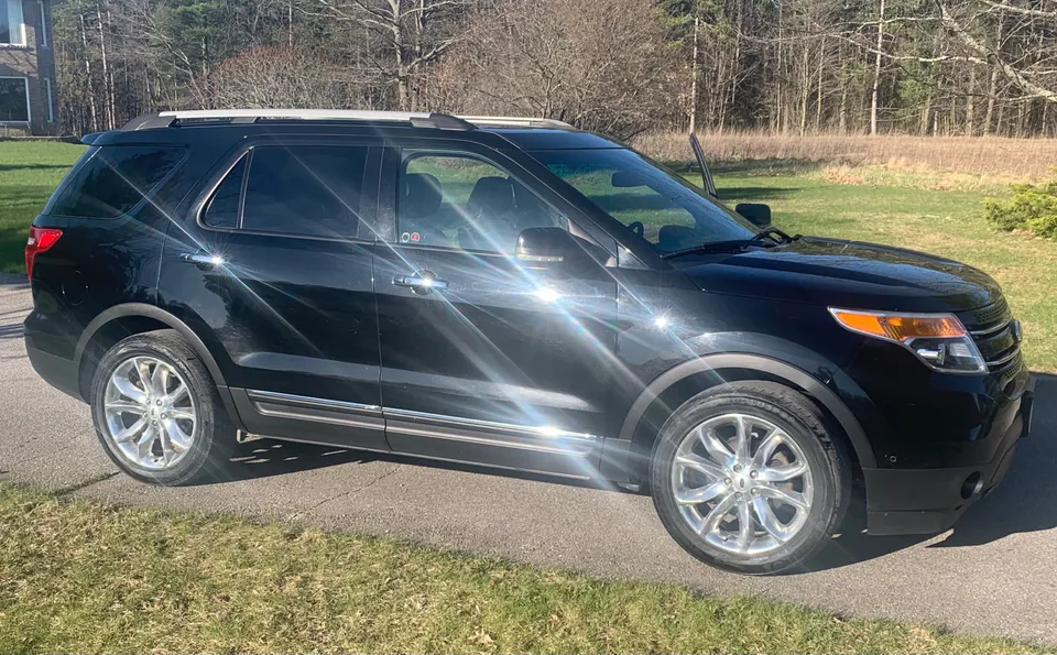 2012 Ford Explorer Limited - 4x4/auto
