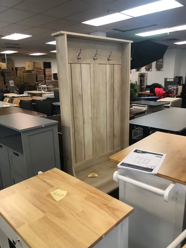 Warehouse sale: cabinets, kitchen islands  in Multi-item in Markham / York Region - Image 5