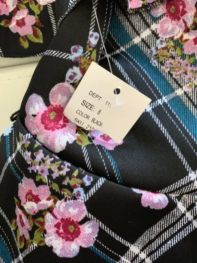 Brand New Girls Dress in Kids & Youth in Winnipeg - Image 3