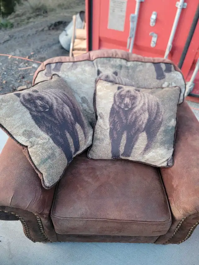 Custom couch set in Couches & Futons in Kamloops - Image 3