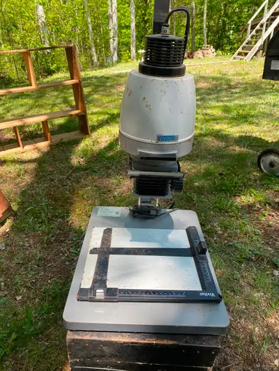 ViVitar e34 enlarger, slightly ruster but totally serviceable.