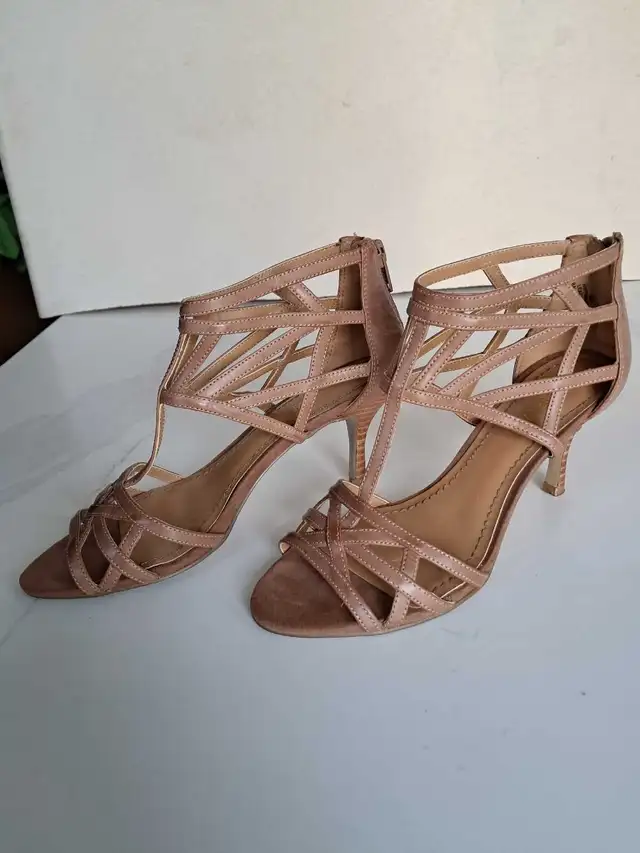 Nine West strappy high heel in Women's - Shoes in Markham / York Region - Image 2