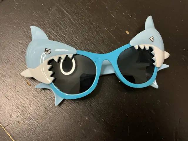  shark sunglass 