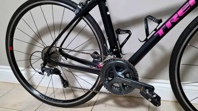 TREK $7000 Ultegra women's road bike  in Road in Hamilton - Image 3