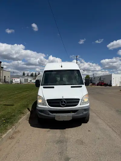 2011 Mercedes sprinter 2500 high roof 3.0L diesel with only 139000kms. Vehicle runs and drives great...
