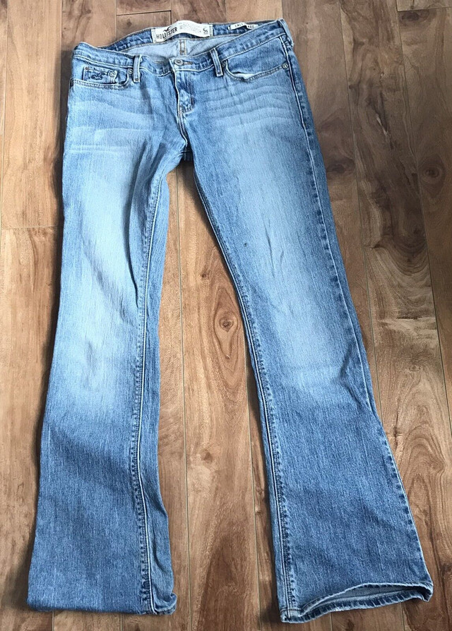 Hollister Cali flare jeans in Women's - Bottoms in Oshawa / Durham Region