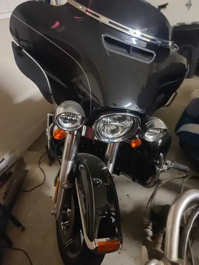 15000.00 km 103 stage 3. 2019 American road glide rear end no center tail light like canadian bikes....
