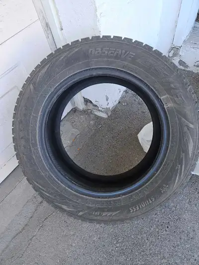 4 Pneus hiver a vendre Marque: Toyo Observe Dimension : 215/60R16 95H