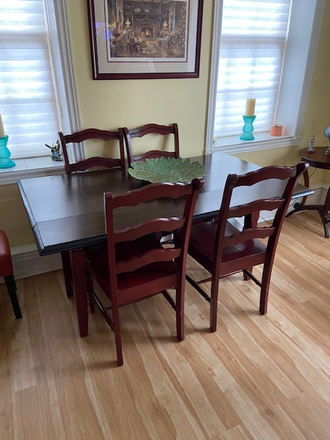 Pier 1 dining table with 4 chairs. Two folding leaflets. in Dining Tables & Sets in Oakville / Halton Region