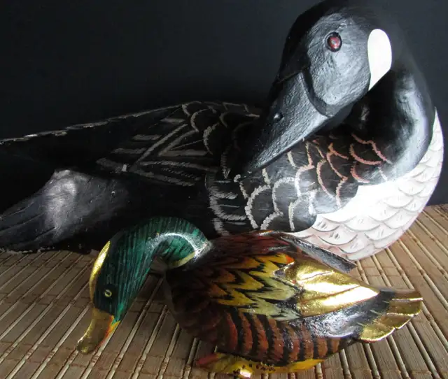 bernache canard bois in Home Décor & Accents in Lévis - Image 2