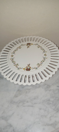 RARE FIND Mikasa Cake Stand Pedestal Cake Plate Holiday Lace12"T