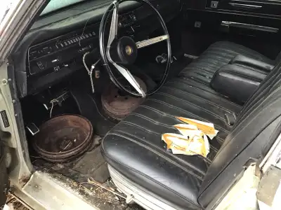 1968 Chrysler New Yorker “demo car” no engine or trans , heavy and indestructible call or message 78...