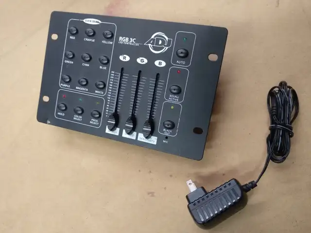 ADJ RGB 3C DMX lighting controller in Performance & DJ Equipment in City of Toronto - Image 4