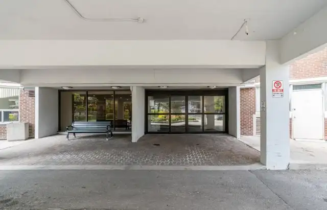 PENTHOUSE ROOM FOR RENT in Room Rentals & Roommates in City of Toronto - Image 4