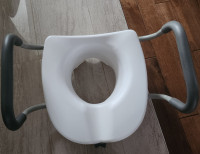 Siege de toilette surélevée avec accoudoir / toilet riser